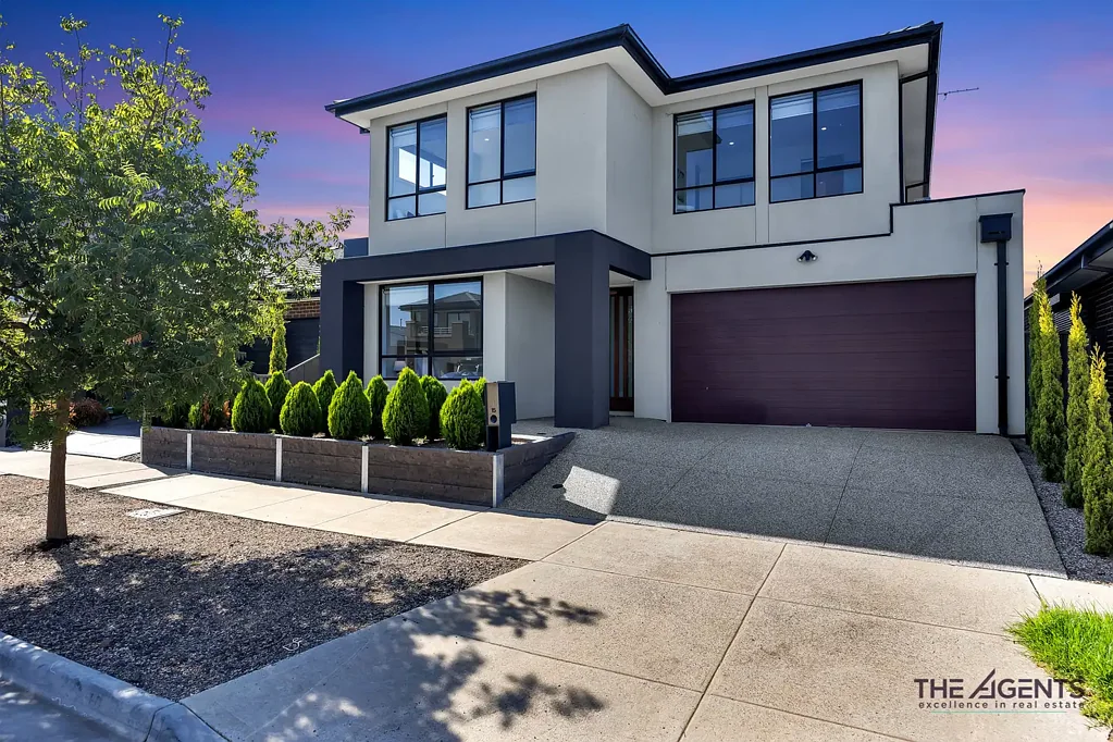 Truganina 4ห้องนอน Modern Double-Storey Family Home with Solar, Zoned Comfort & Luxury Finishes in Mt Atkinson