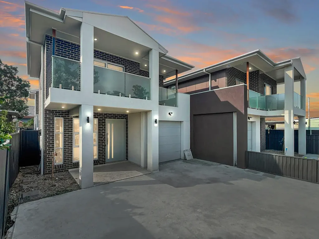 EXTRA LARGE DUPLEX!