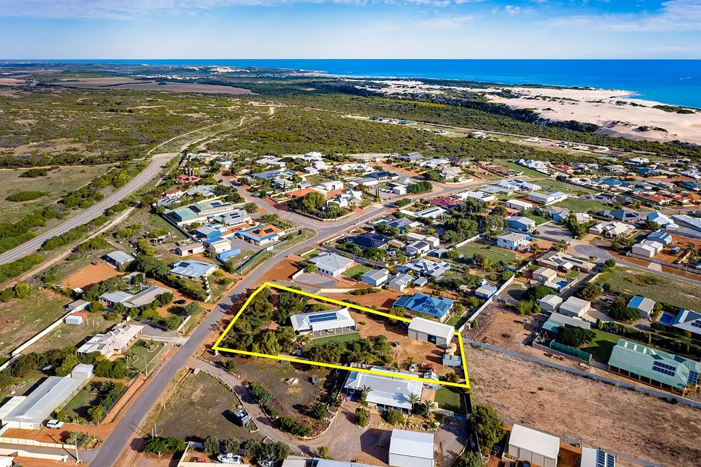 39 Eakins Crescent, Wandina, WA 6530