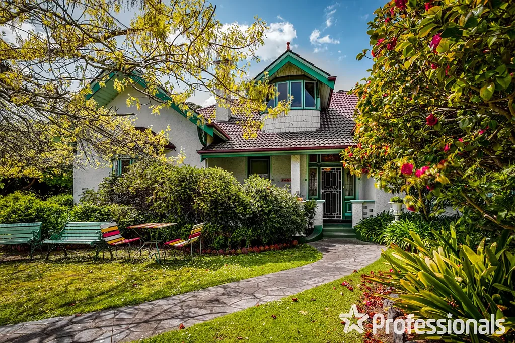 Yarram 4部屋 Timeless Federation Masterpiece from 1906 Set on a Half Acre - Part of Yarram's History.
Often stated to be the finest Home in Yarram?