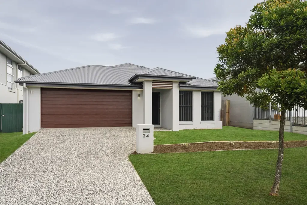 Burpengary East 4房 THE OFFER: 现代。实用。多功能。 THE OFFER: Modern. Functional. Versatile.