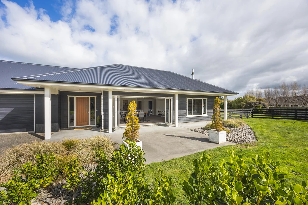 Feilding 4 Bedroom LIFESTYLE MEETS TOWN CONVENIENCE
