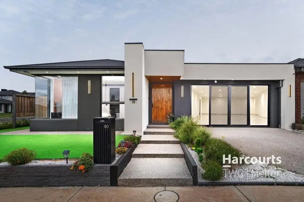 Fraser Rise 4ਬੈੱਡਰੂਮ Custom-Built Luxury with Three Kitchens & Exceptional Entertaining