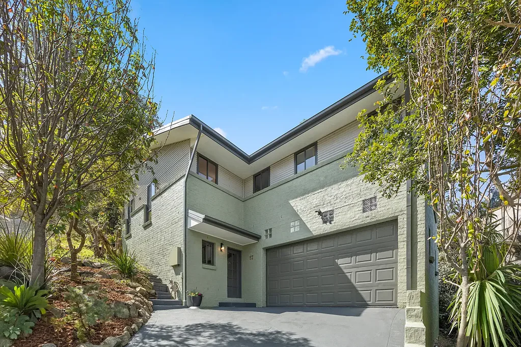 Farmborough Heights 5ਬੈੱਡਰੂਮ Split-Level Family Home