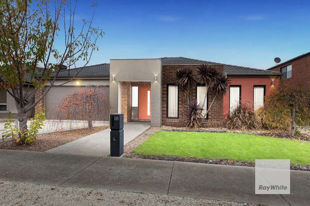 18 Kingston Drive, Taylors Hill, VIC 3037