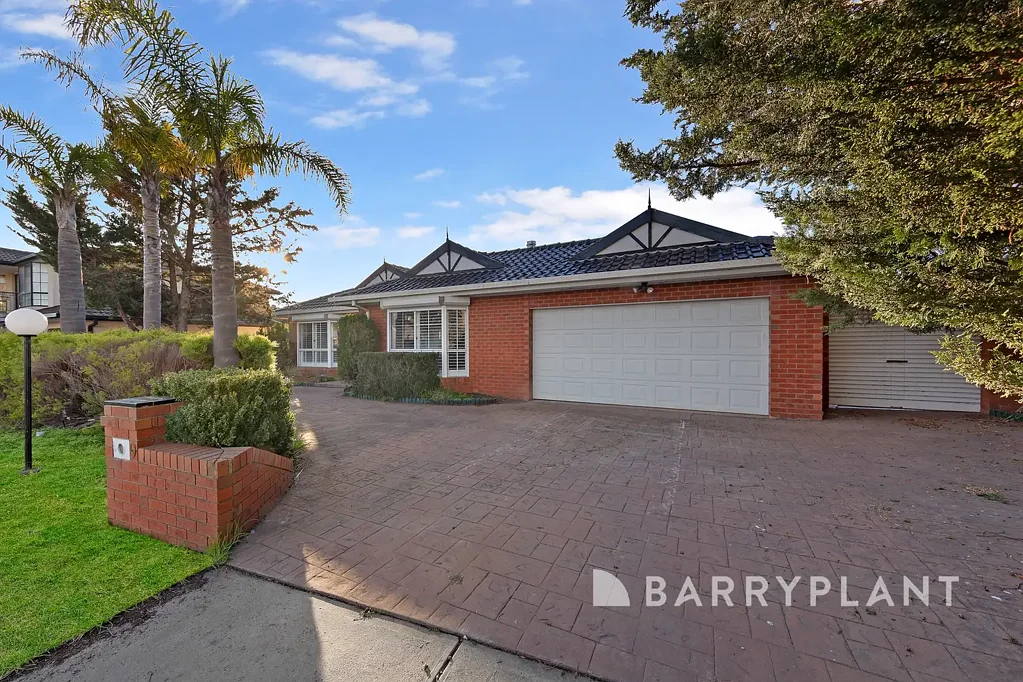 Spacious Family Home in Prime Taylors Lakes Location