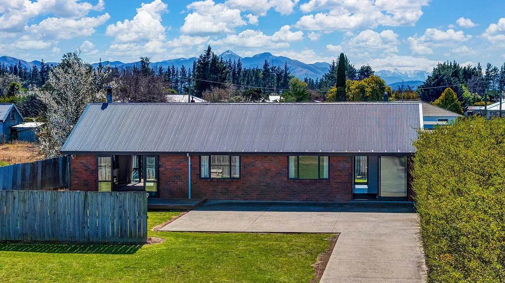Hawarden 3房  Comfortable Family Living - Zoned Commercial