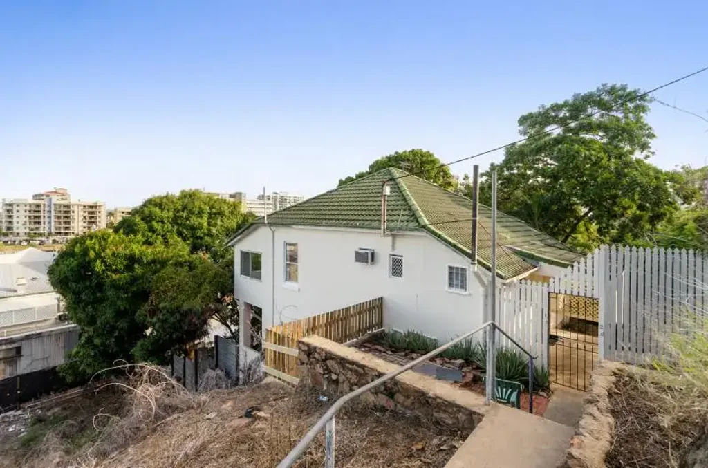 City Living with Character - 3-Bedroom Unit in Prime Locatio