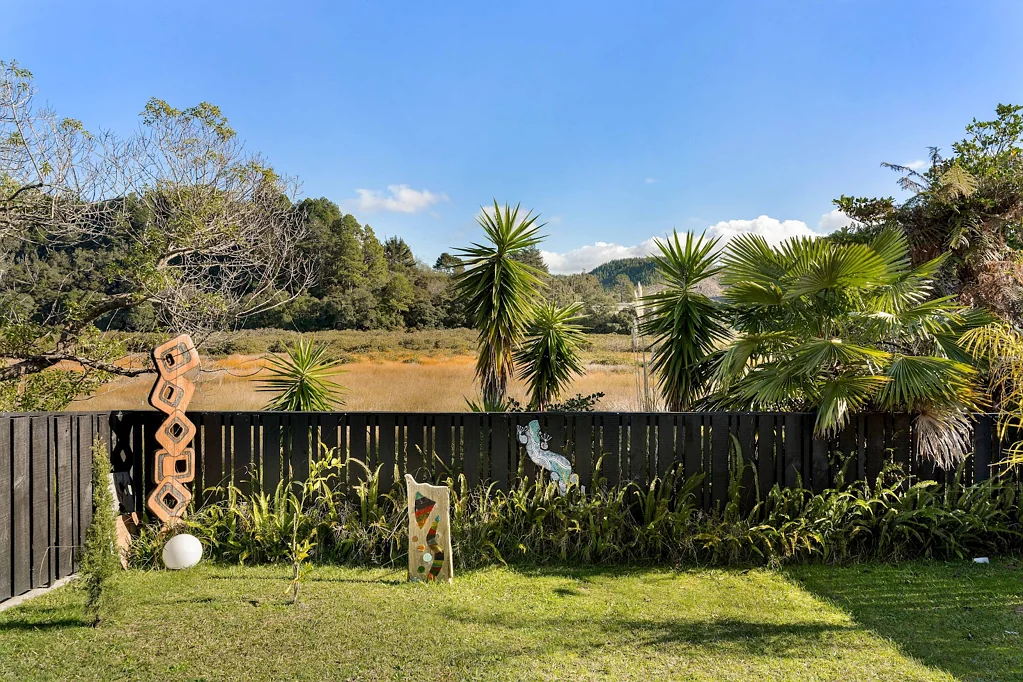 Whangamata 2Moenga Lock it. Leave it. Love it.