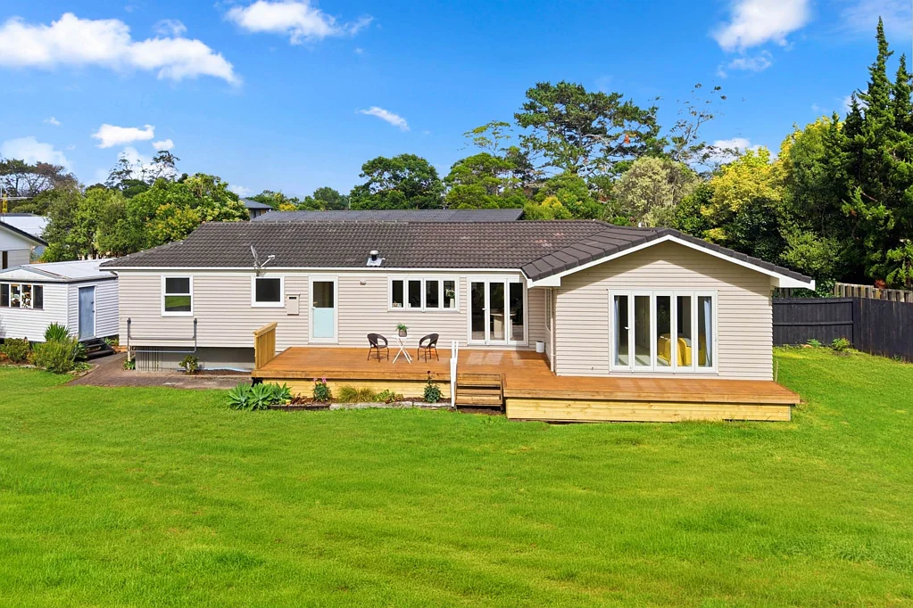 45 Daytona Road, Henderson, Waitakere City