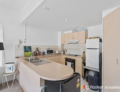 4/143 Frank Street, Labrador, QLD 4215, 1房, 1浴, 排房