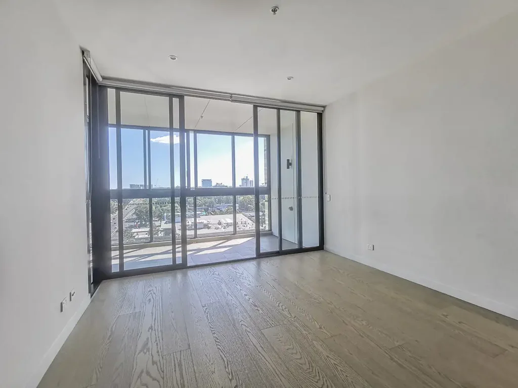 Spacious one bedroom with Car space apartment in Macquarie Park!