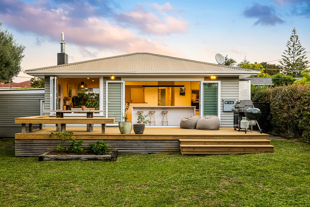 4 Divich Avenue, Te Atatu South, Waitakere City, Auckland