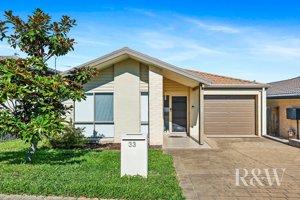 33 DELAWARE STREET, Spring Farm, NSW 2570