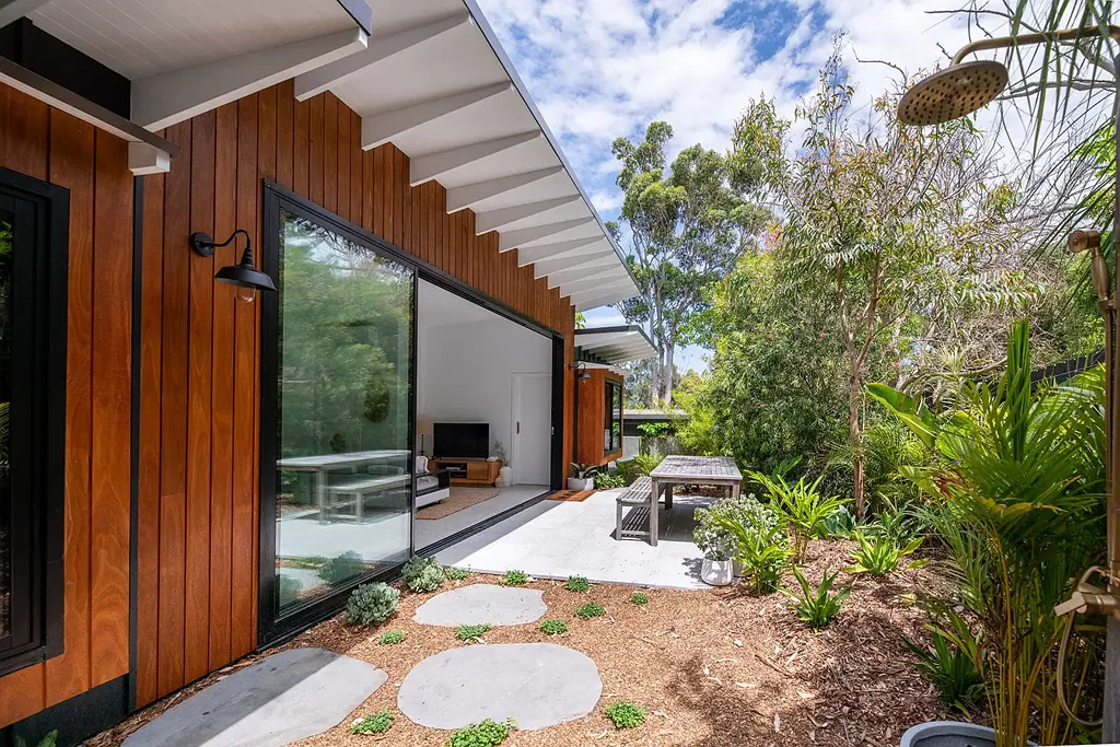 Fully Furnished Modern & Private 2 Bedroom Residence in Nort