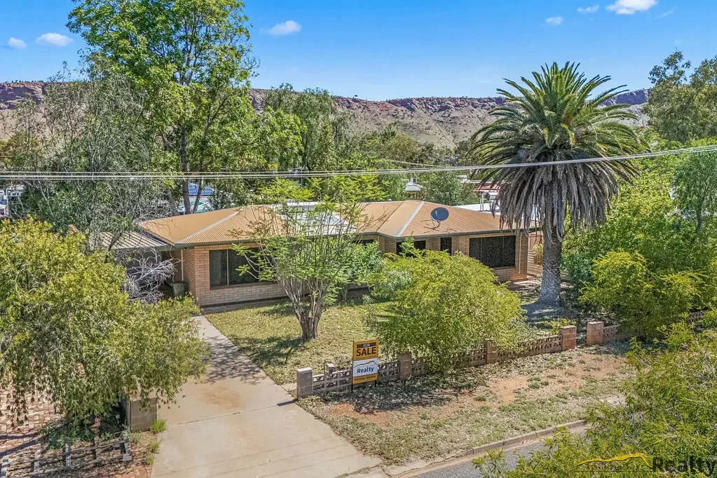 Gillen 3 Slaapkamer SOLID STARTER HOME!!!