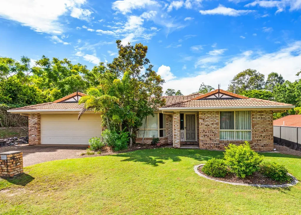 Great Size Family Home in the Heart of Pacific Pines