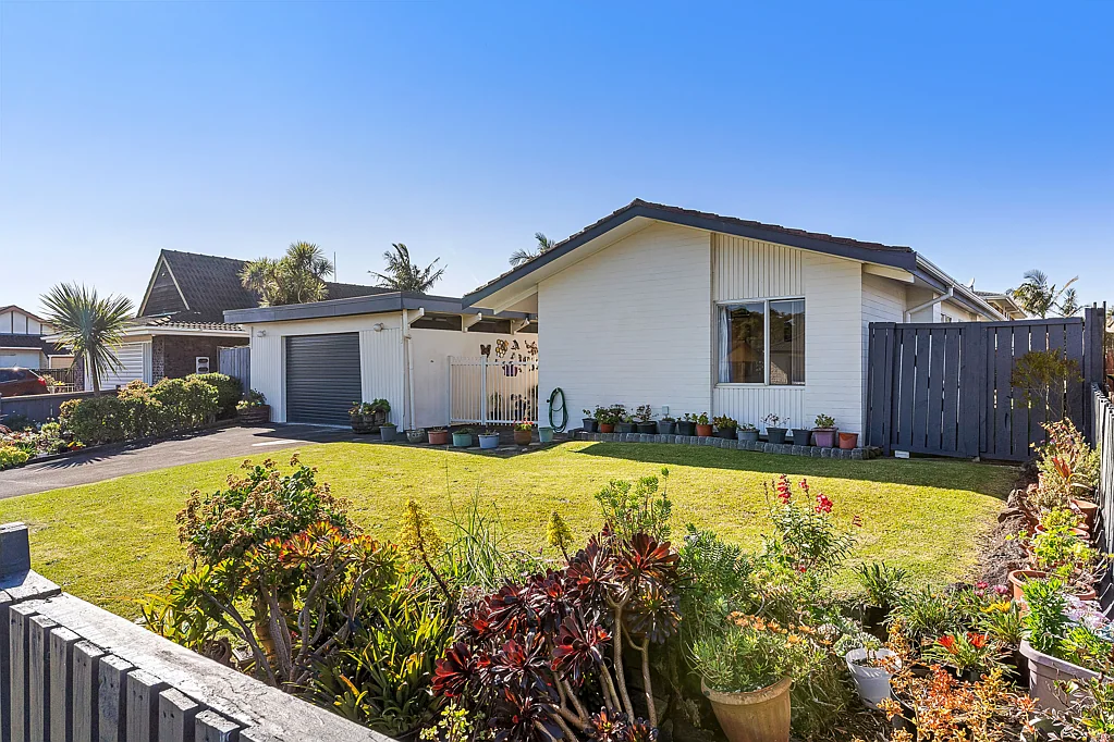 6 Booker Place, Weymouth, Manukau City, Auckland