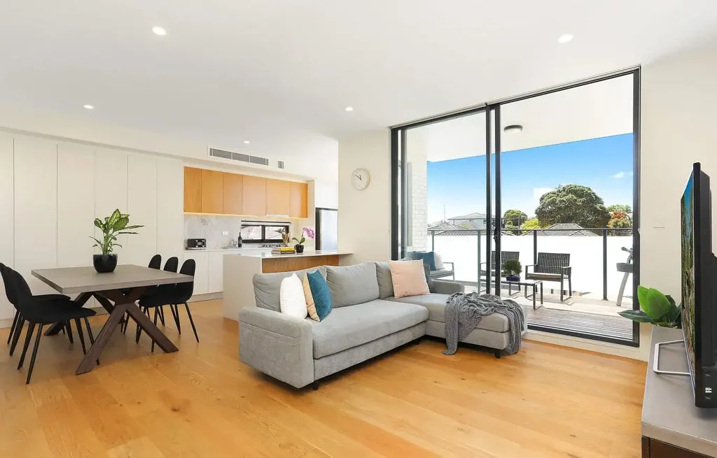 Spacious modern apartment in great location