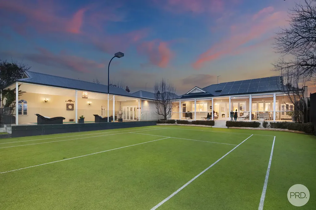 Lake Wendouree 4ਬੈੱਡਰੂਮ A Landmark Lake Wendouree Residence with Resort-Style Living