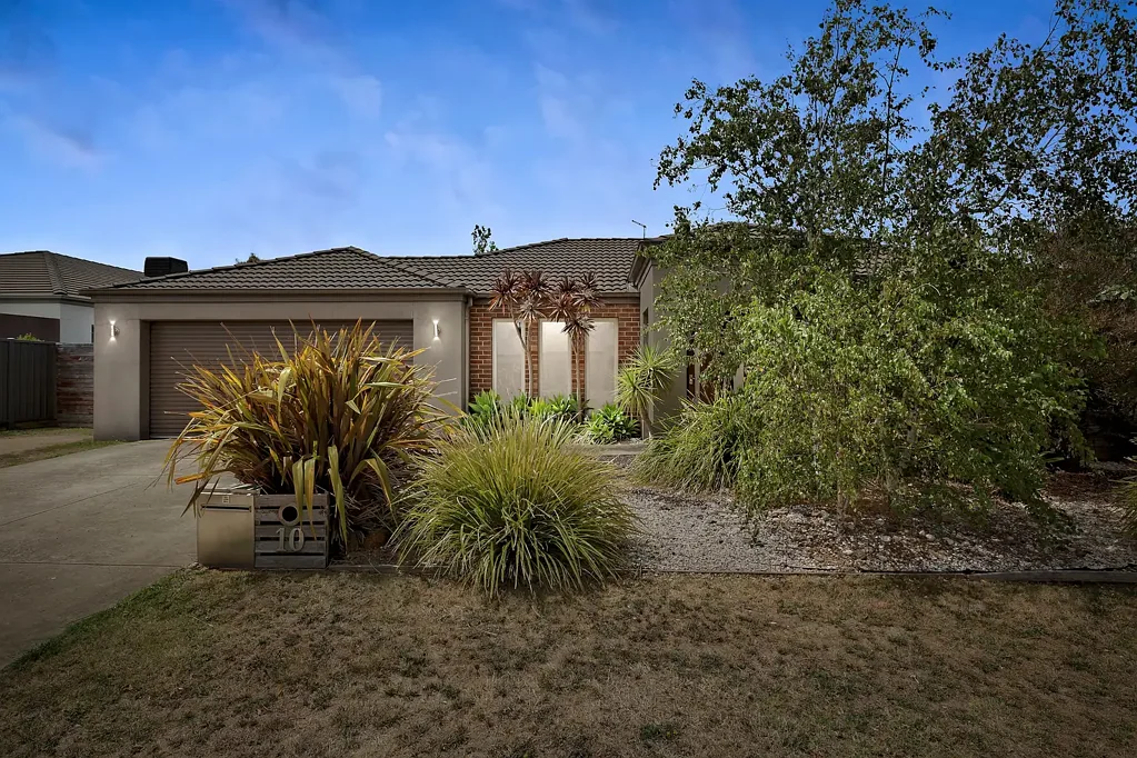 Alfredton 4Zimmer Family home in Quiet Court Locale