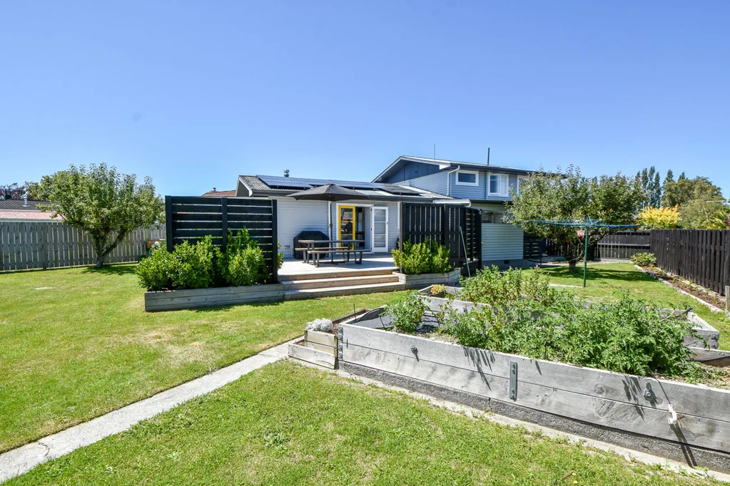 Carterton 3침실 Escape the Petrol Price Pain — EV-Ready Living with Near-Zero Running Costs