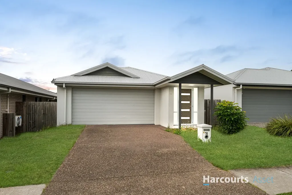 Yarrabilba 4Zimmer Stylish, Spacious & Move-In Ready Family Home with Excellent Investment Potential