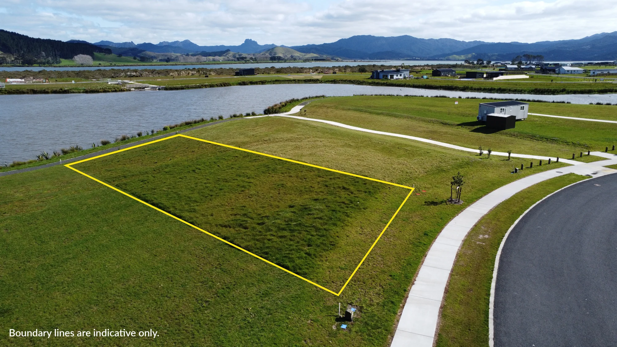 Whitianga LAKEFRONT BEAUTY