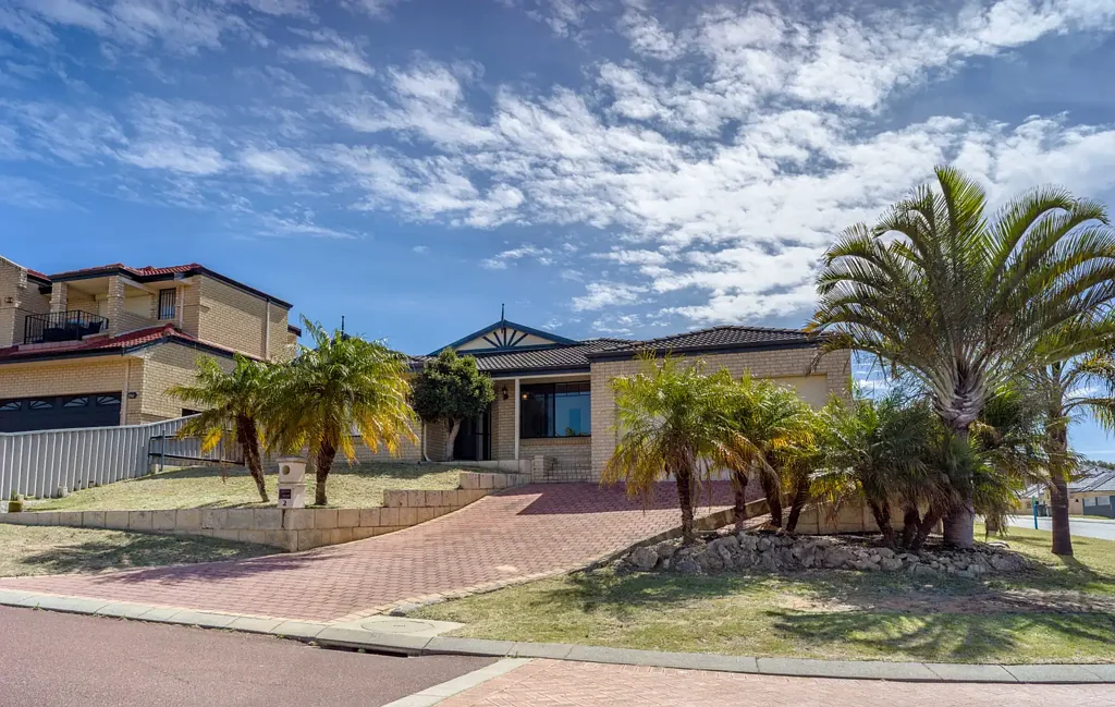 2 Capstone Rise, Coogee, WA 6166