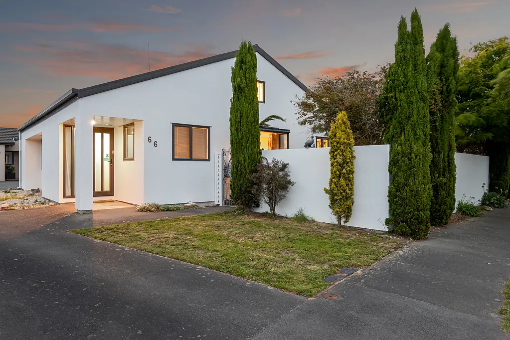 1/66 Broadhaven Avenue, Parklands, Canterbury