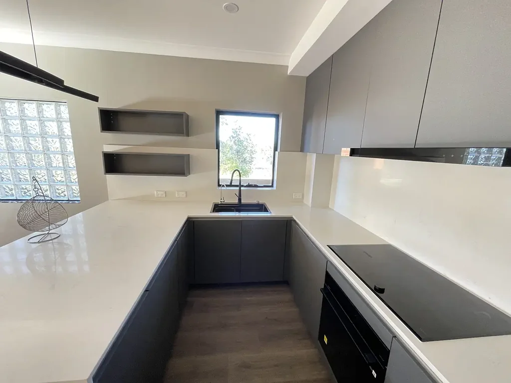 Security top floor North facing 3-bedroom apartment offering convenience and lifestyle