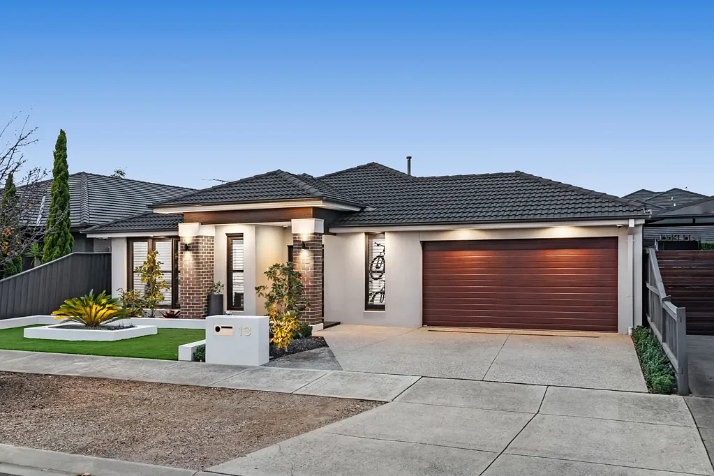Taylors Hill 4Zimmer Premium Family Living with Exceptional Entertaining in a Blue-Chip Taylors Hill Location