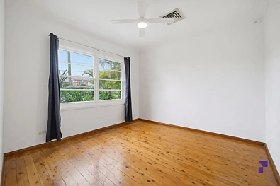 211 Juno Parade, Greenacre, NSW 2190, 3 રૂમ, 2 બાથરૂમ, House