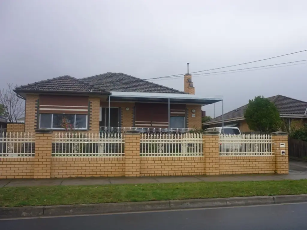 MALE ONLY Rooming House!!!