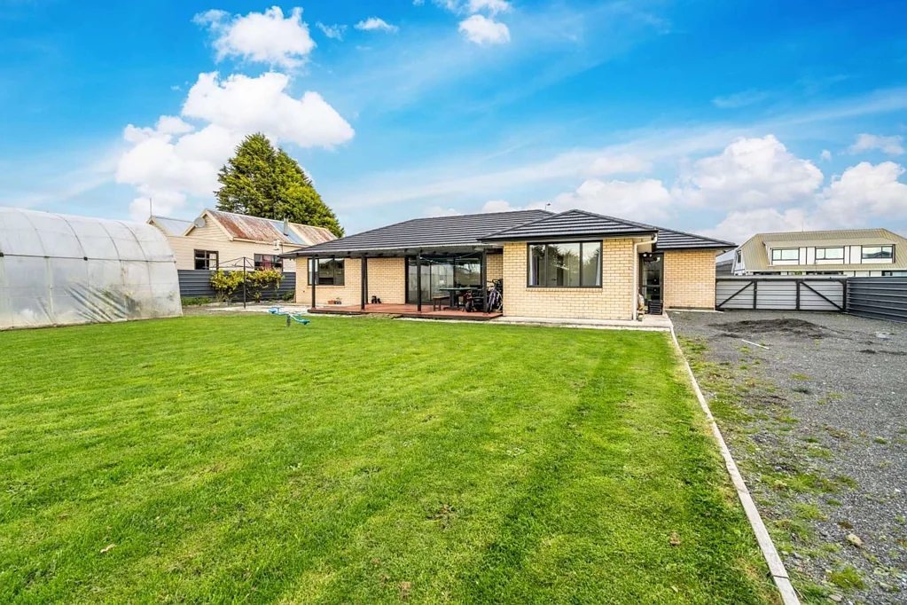 Appleby 4Kwarto Four Bedrooms,  1,341m Land, Huge Potential!