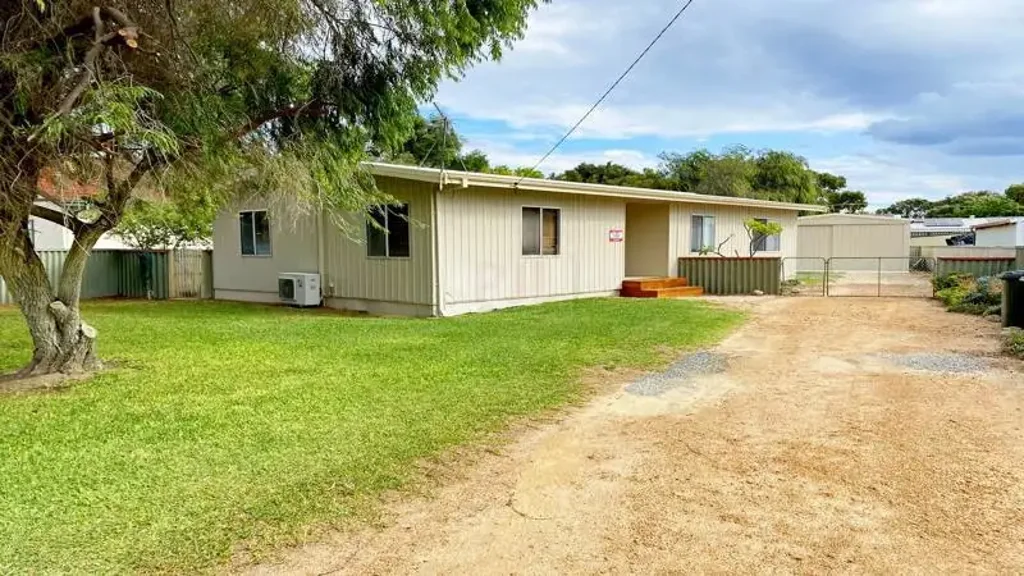 6 Cameron Street, Jurien Bay, WA 6516
