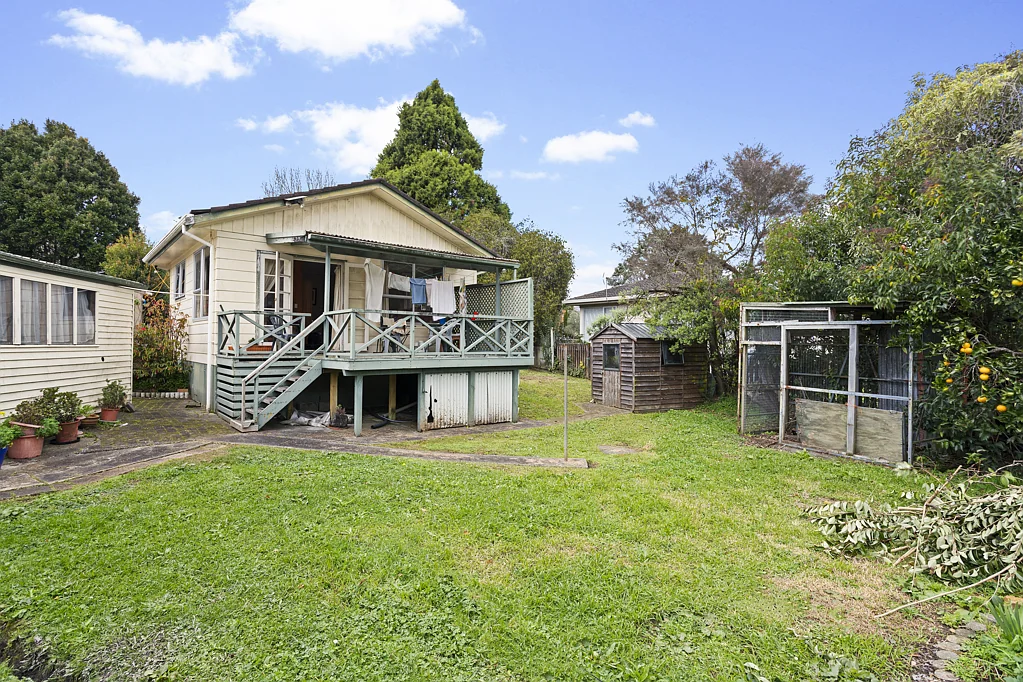 69 Riverpark Crescent, Henderson, Waitakere City, Auckland