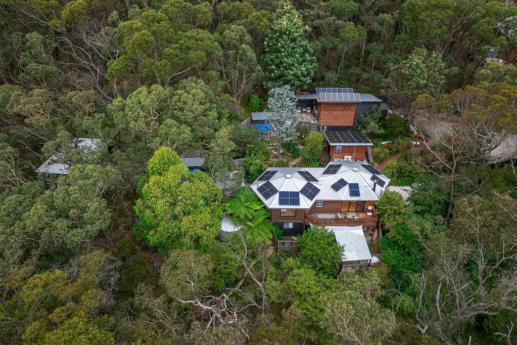 Katoomba 6कमरा An Immersive Mountains Sanctuary with Guest Accommodation Potential