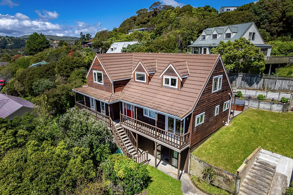 77 Ayton Drive, Whitby, Porirua, Wellington
