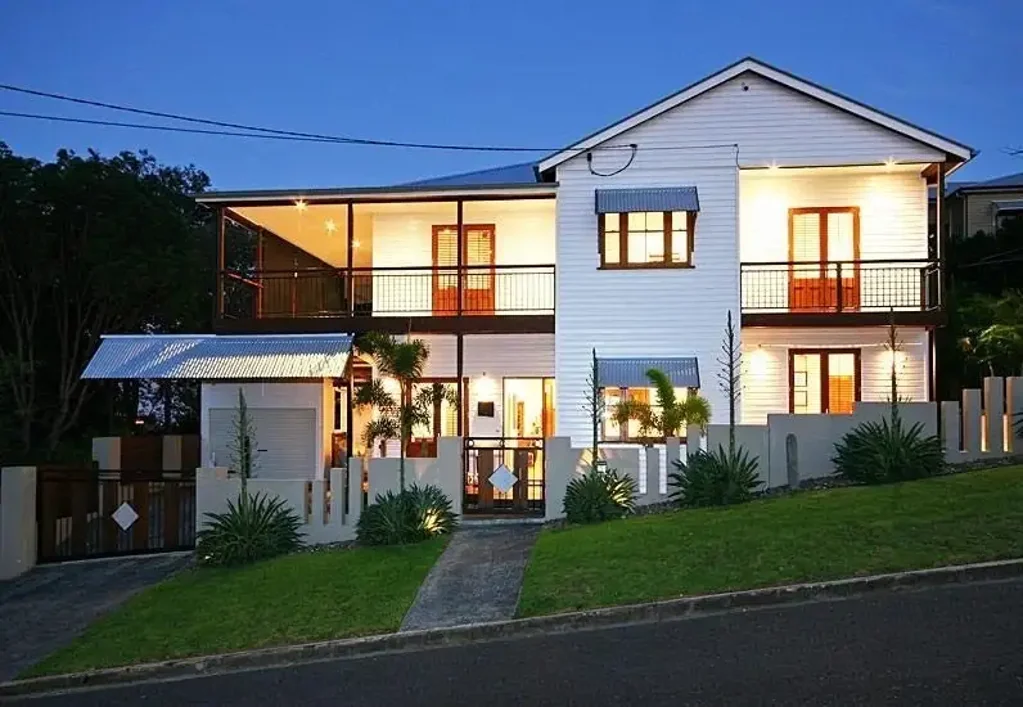 Stunning And Expansive Family Entertainer!