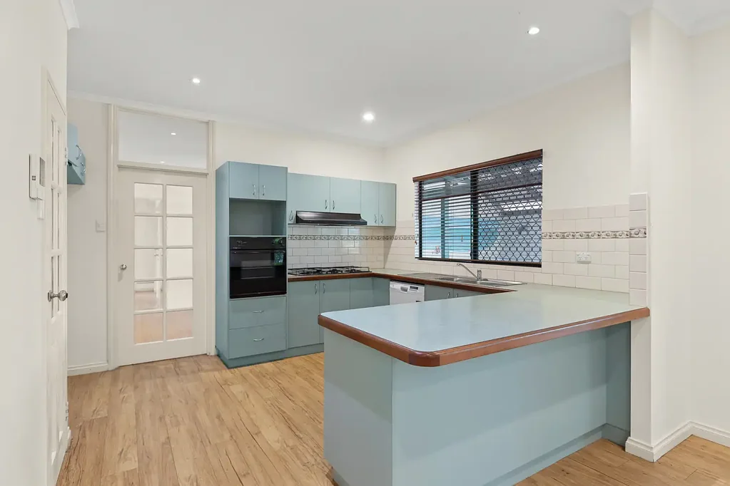 Studio + Pool + 5 Bedrooms with Dual Access Living in Sunset Park