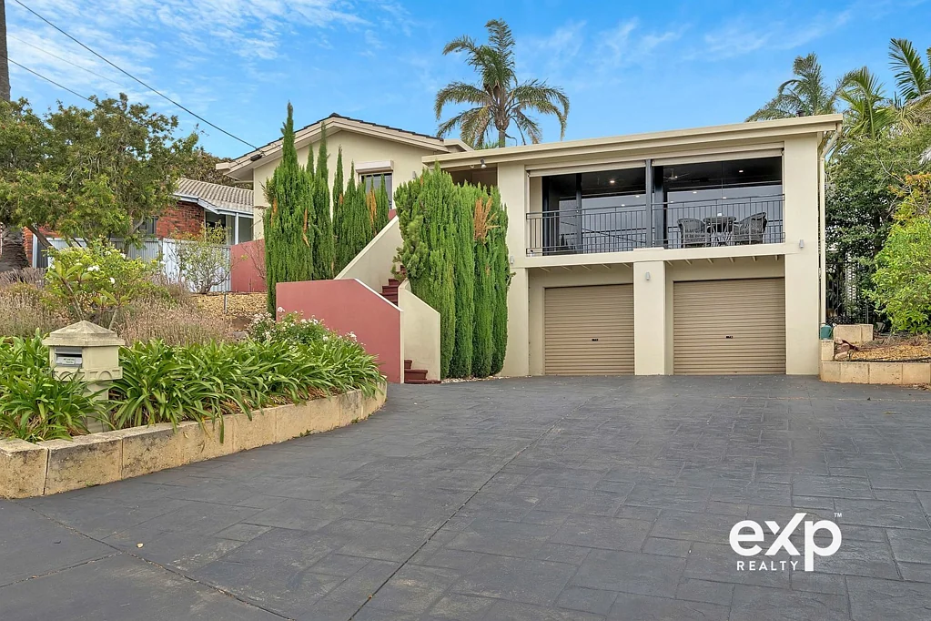 11 Lowanna Road, Seaview Downs, SA 5049