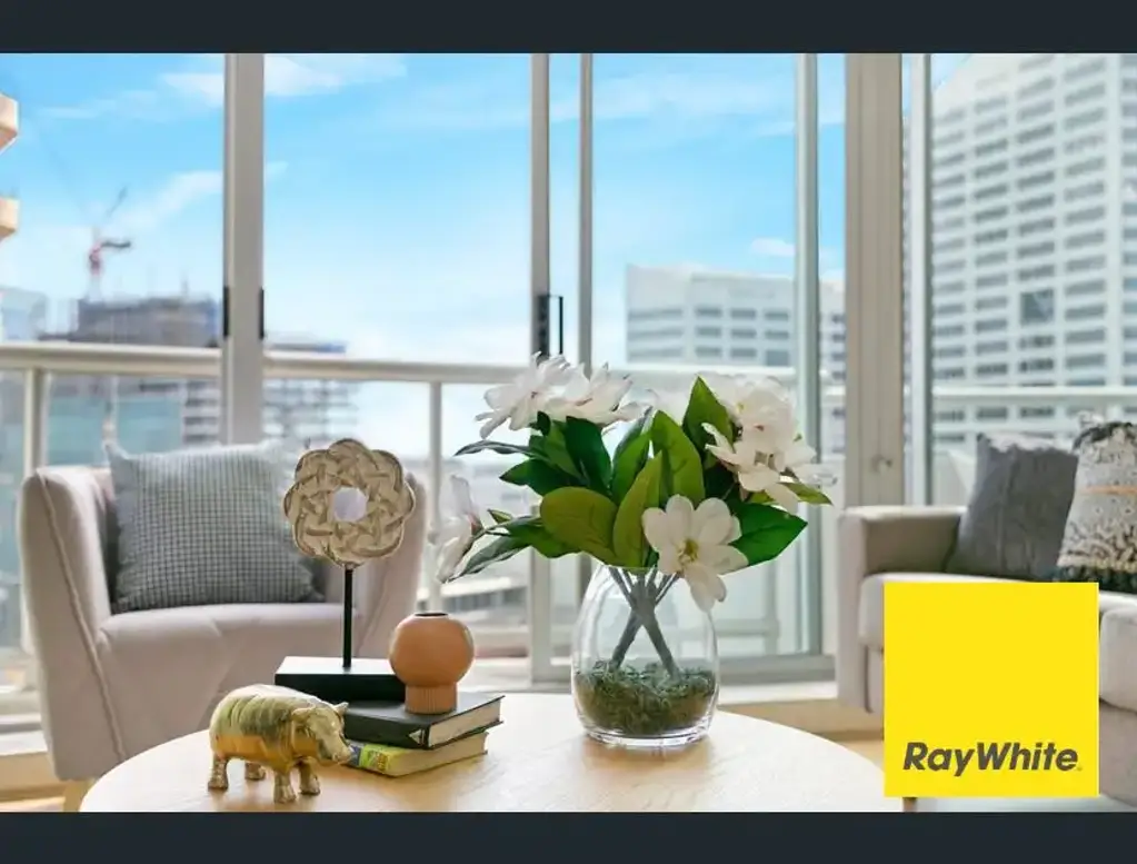 Split level two bedroom apartment at the heart of Sydney CBD for rent!