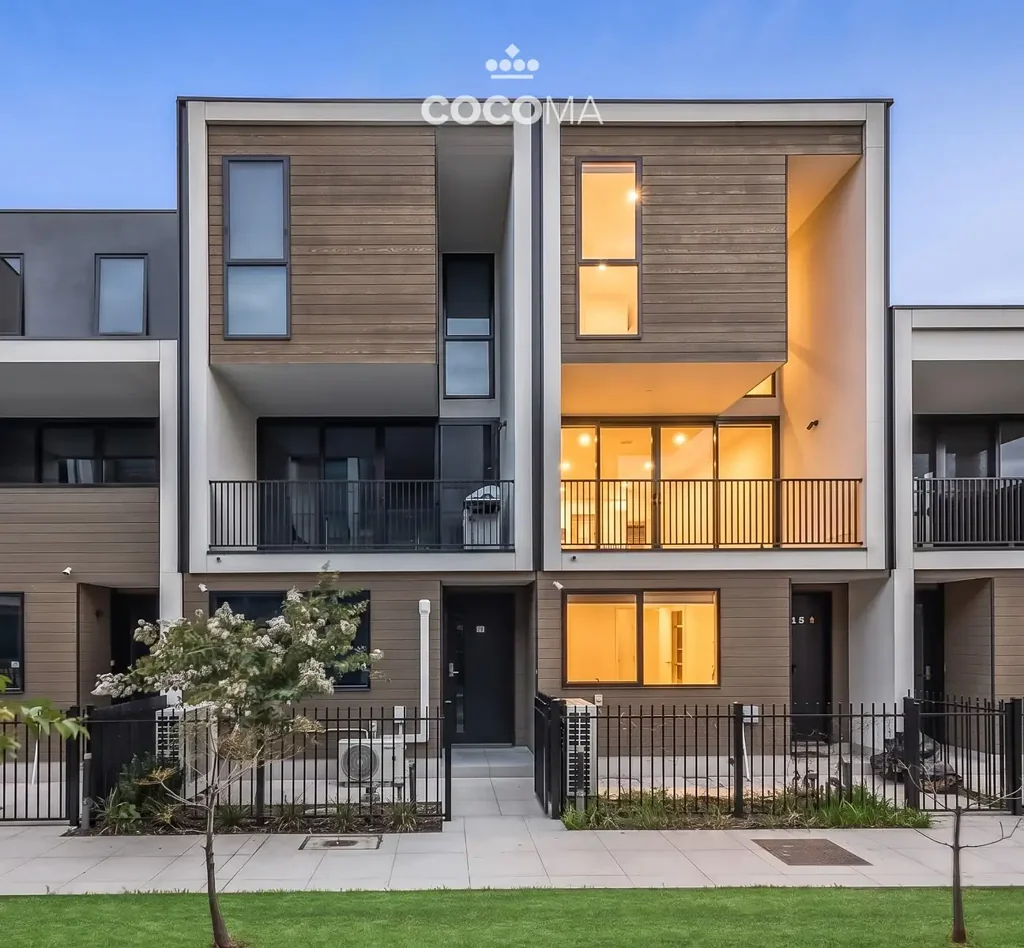 Springvale 4Zimmer Contemporary Triple Level Living in the Heart of Springvale