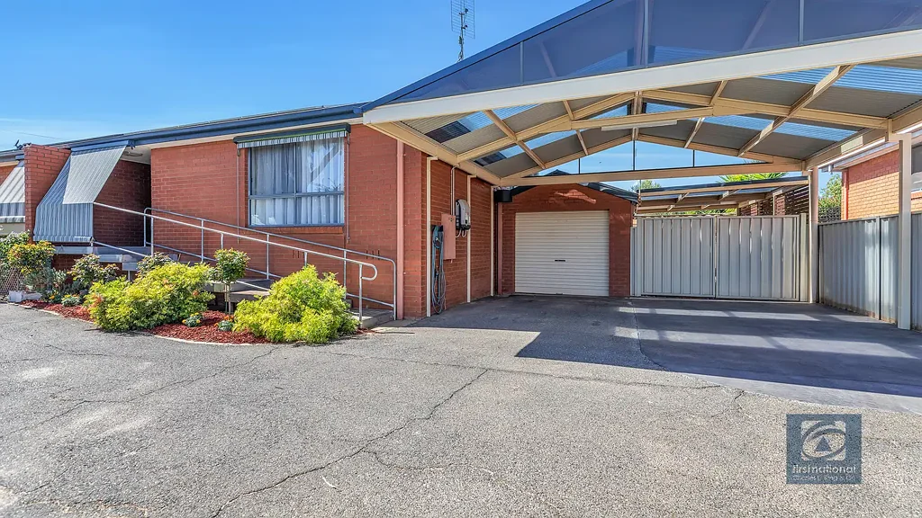 Echuca 2房  Impeccably Renovated Unit - Feels Like New!