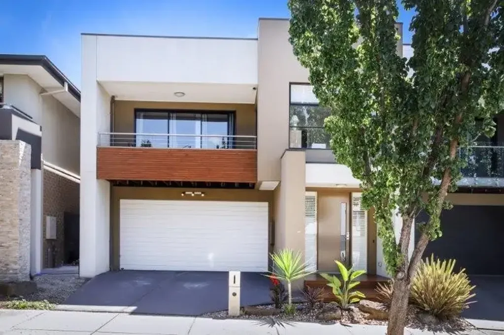 Family Home in the Heart of Caroline Springs