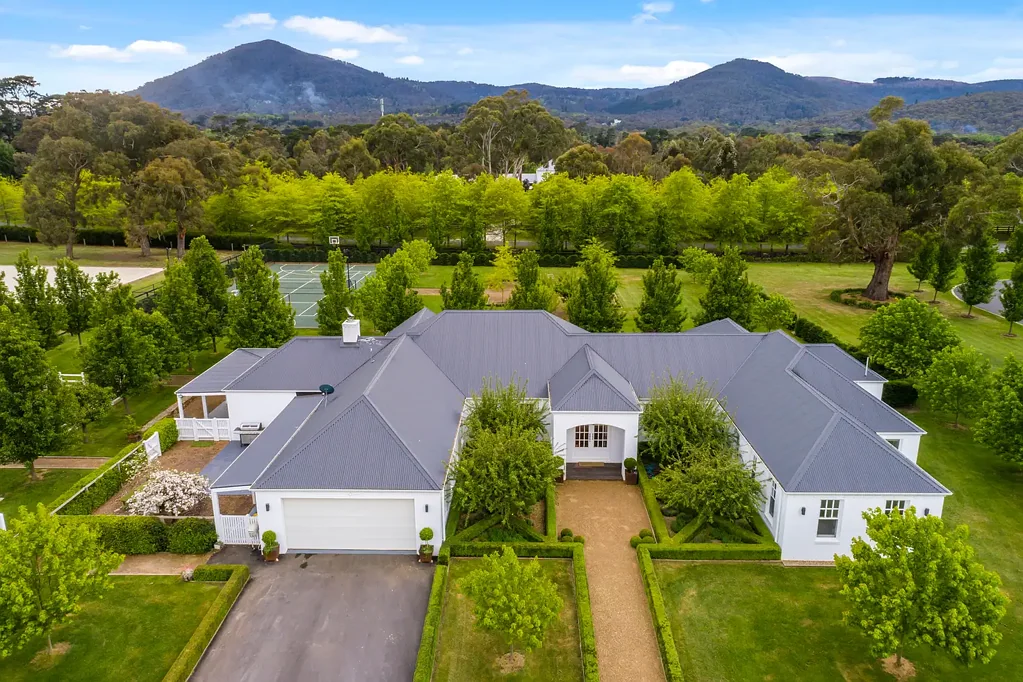 24 Manorina Way, Macedon, VIC 3440