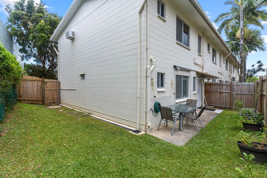 5/8 Bell Street, Bungalow, QLD 4870