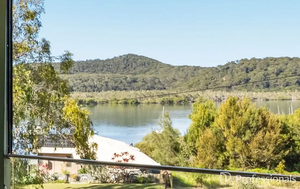 Russell Island 4 Bedroom Immaculate Executive Home with Stunning Water Views