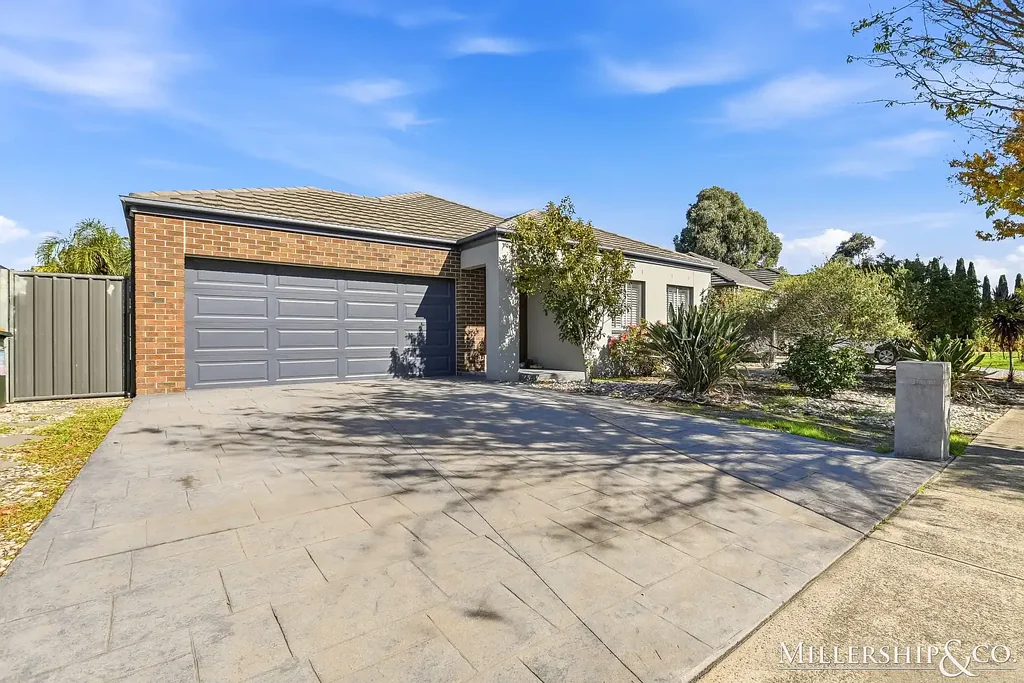 South Morang 4房 黄金地段 Hawkstowe Estate 4卧主套 现代厨房 开放式生活 双车库 全年娱乐庭院 Family living in Hawkstowe!.